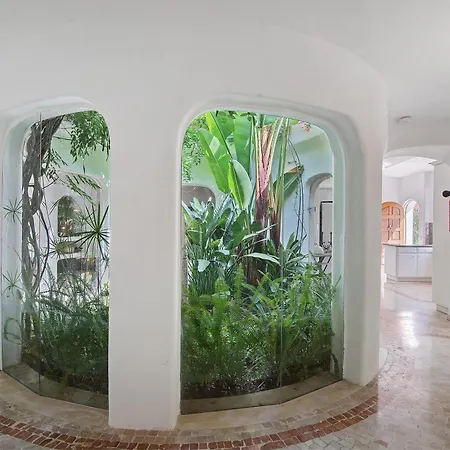 別荘 Casa Isabella ヴィラモウラ